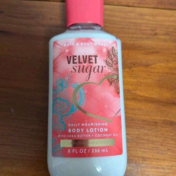 Rare New VELVET SUGAR Lotion- Bath & Body Works  Body Moisturizer Retired 8oz - Picture 1 of 3